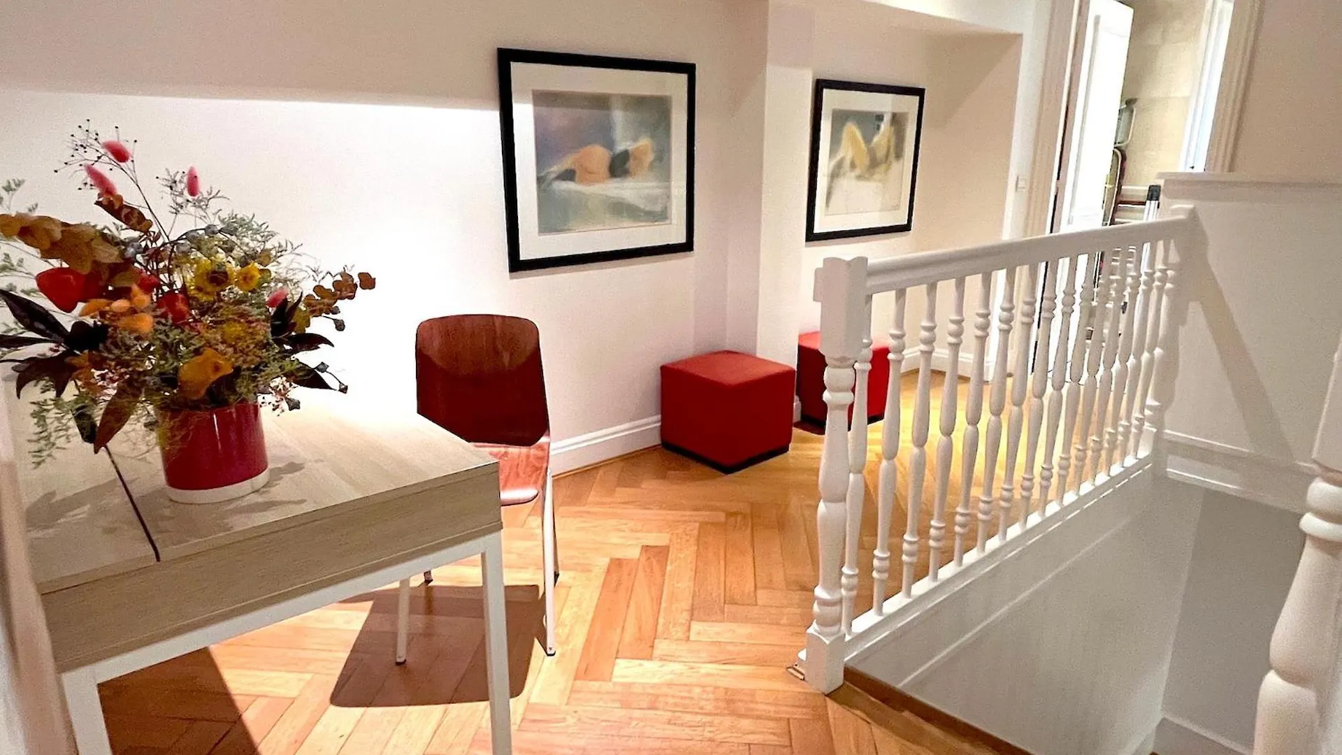 L'Appartement Pierre Charron Paris France